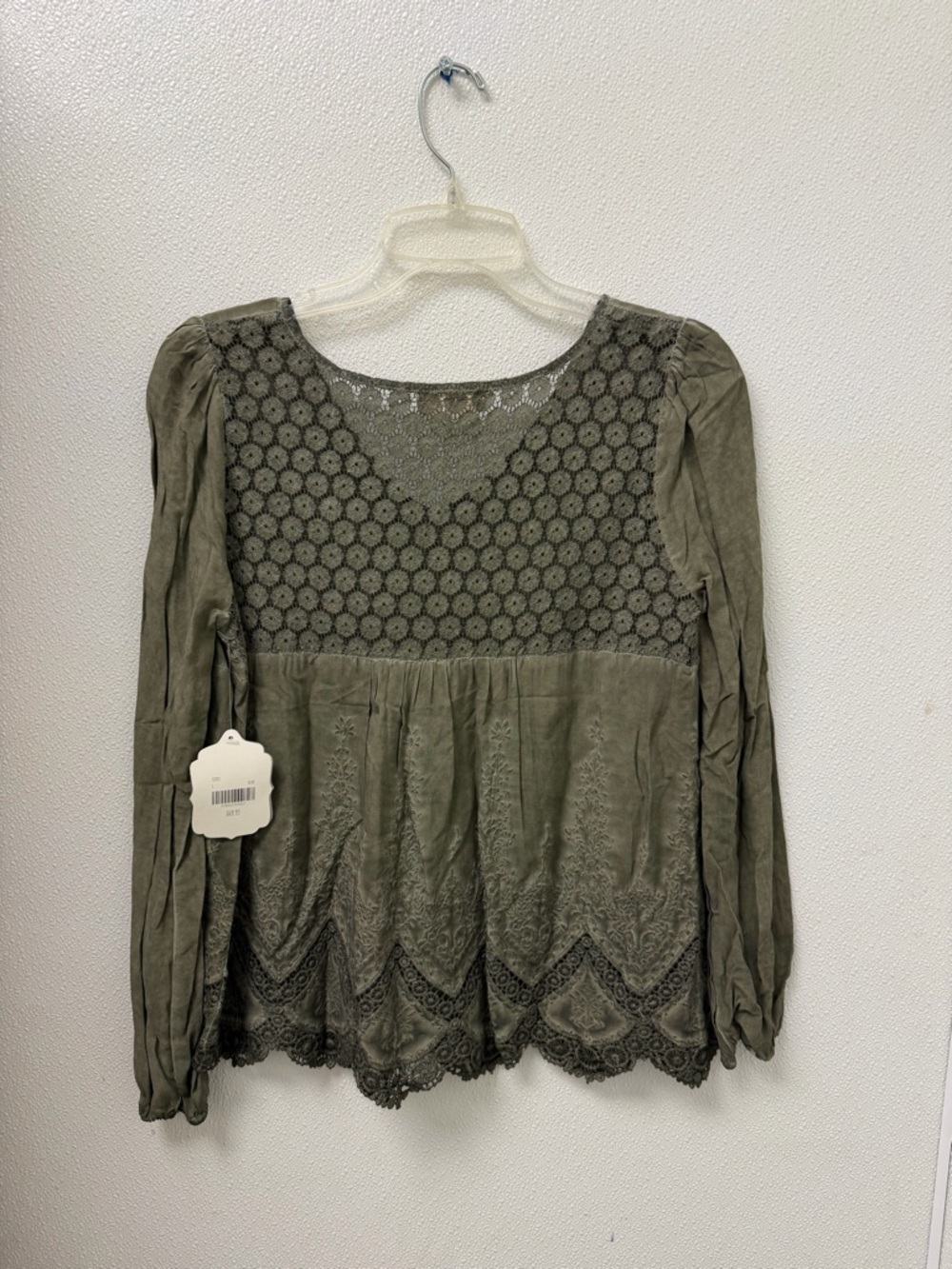 Altar’d state Olive Lace-Trim V-Neck Peasant Top - Picture 2 of 3